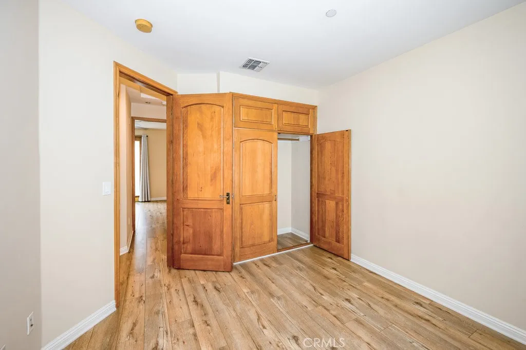 216 N Buena Vista Street 113, Burbank, California 91505 home-pic-17